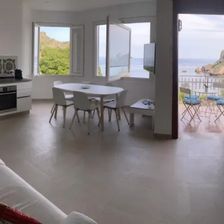 Apartment Paradisea Guillhome